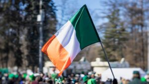 Bandeira da Irlanda - destino de intercâmbio LetMeGo!